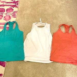 bundle of 3 lululemon tank tops